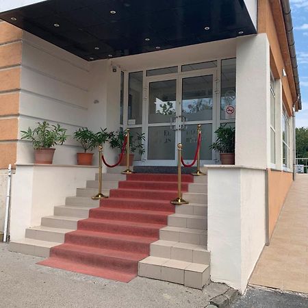 Only 15 Minutes To City Center, Free Secure Parking Budapest Extérieur photo